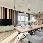 Exclusive River View With Balcony & Free Garage By Renters Prestige Breslavia