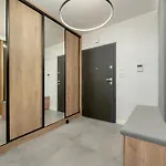 Exclusive River View With Balcony & Free Garage By Renters Prestige Appartamento *