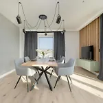 Exclusive River View With Balcony & Free Garage By Renters Prestige Breslavia