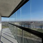 Exclusive River View With Balcony & Free Garage By Renters Prestige Appartamento