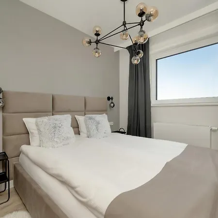 Apartment Exclusive River View With Balcony & Free Garage By Renters Prestige