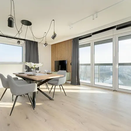 Apartment Exclusive River View With Balcony & Free Garage By Renters Prestige