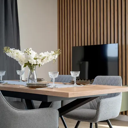 Exclusive River View With Balcony & Free Garage By Renters Prestige * Breslavia