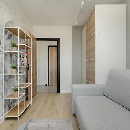 Exclusive River View With Balcony & Free Garage By Renters Prestige *