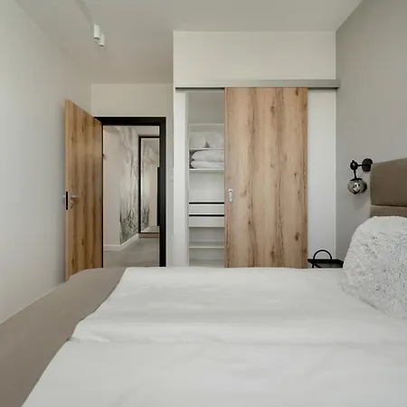 Exclusive River View With Balcony & Free Garage By Renters Prestige Apartment Wroclaw