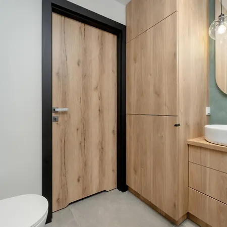 Exclusive River View With Balcony & Free Garage By Renters Prestige Breslavia