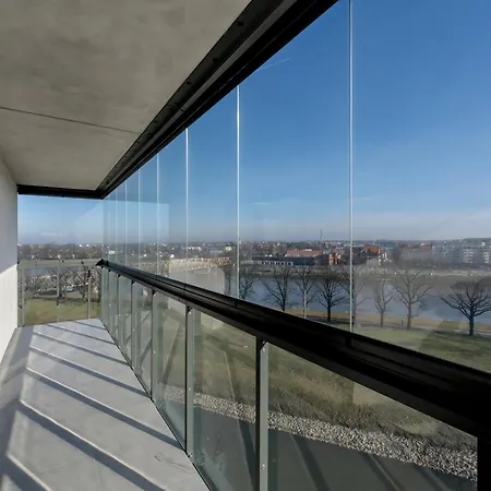 Exclusive River View With Balcony & Free Garage By Renters Prestige Apartamento