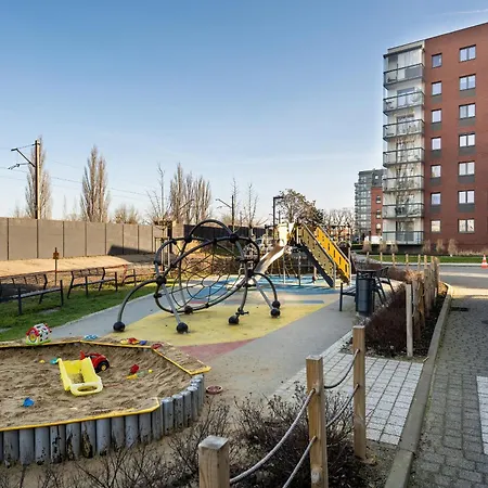 Exclusive River View With Balcony & Free Garage By Renters Prestige