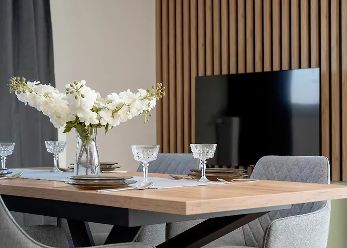 Exclusive River View With Balcony & Free Garage By Renters Prestige * Wrocław